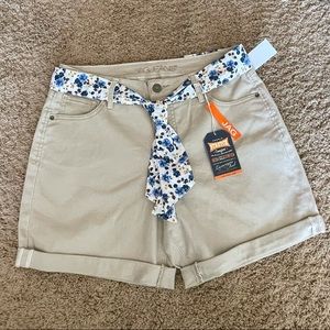 NWT Khaki JAG Carter Girlfriend Shorts